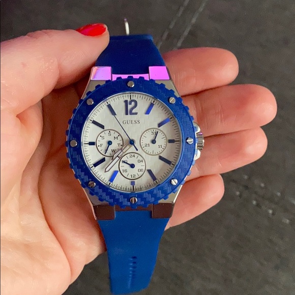 Authentic Guess Watch - Picture 1 of 3
